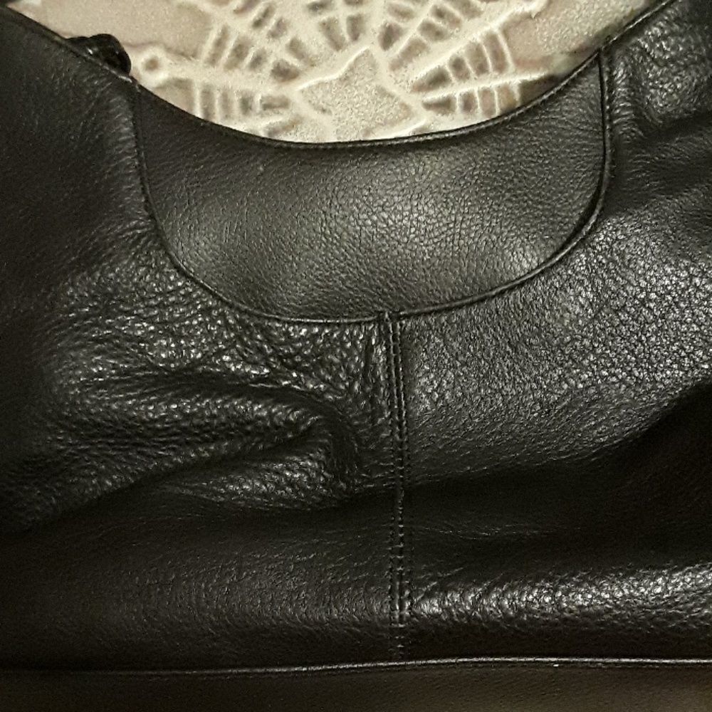 Covington Genuine Leather Black Purse - Picture 3 of 5
